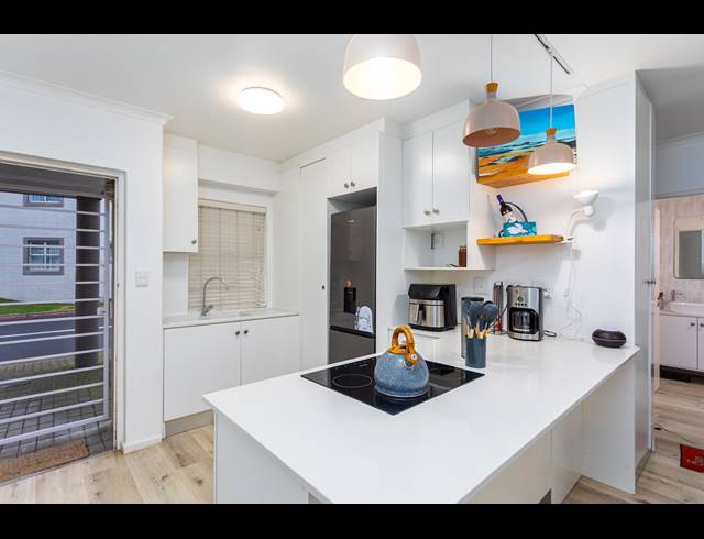 2 BEDROOM APARTMENT SOLD IN SONSTRAAL HEIGHTS